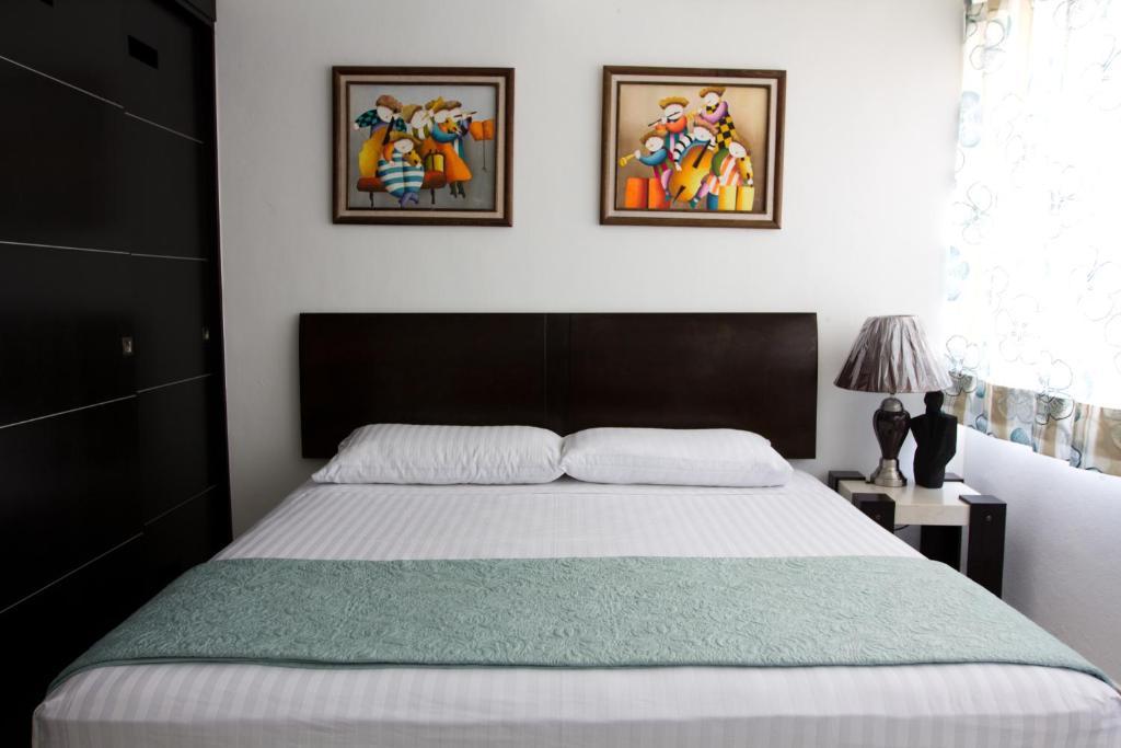 Barcelona Tower Suites Cancun Room photo