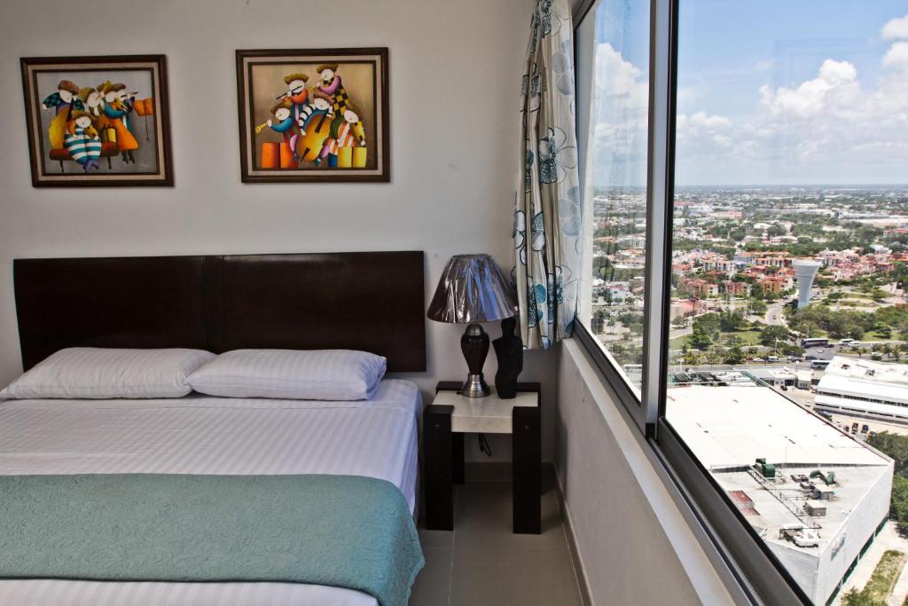 Barcelona Tower Suites Cancun Exterior photo