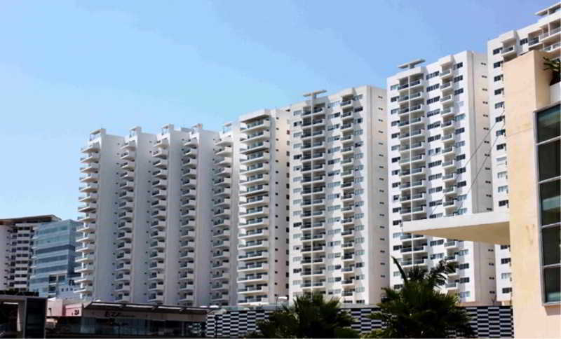 Barcelona Tower Suites Cancun Exterior photo